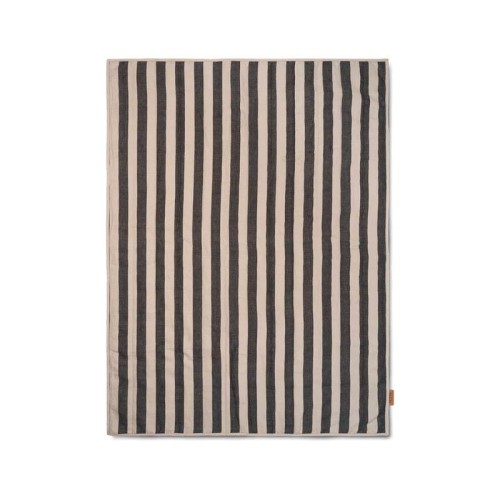 Narzuta pikowana w paski Grand Quilted Blanket ferm Living.jpg