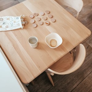 Stolik kwadratowy z litego drewna - Buk lub Dąb - Square Table - Curve Lab