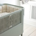 Mist green - Sebra Łóżeczko Sebra Bed w kolorze