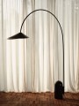 Arum lampa podłogowa z łukowatym ramieniem - Ferm Living